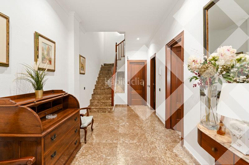 Foto d9154fd3-60b5-4045-b7ab-e8bf7ad079d1. Semi detached house with fireplace heating parking in Badalona
