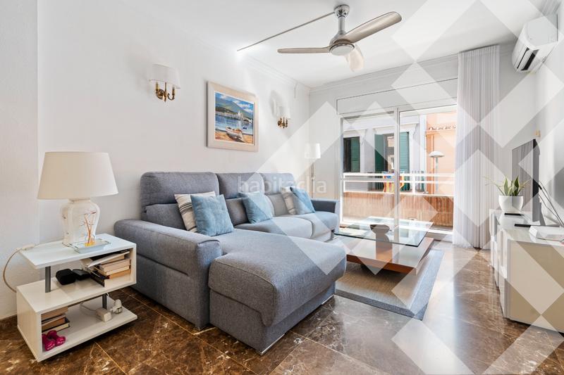 Foto dd778a41-c789-4133-8c26-389e6e707d50. Semi detached house with fireplace heating parking in Badalona