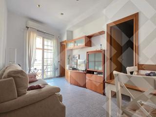 Location Appartement  Carrer del segle xx. Alquiler temporal. alto, luminoso, balcón amplio, 4ª planta, 3 h