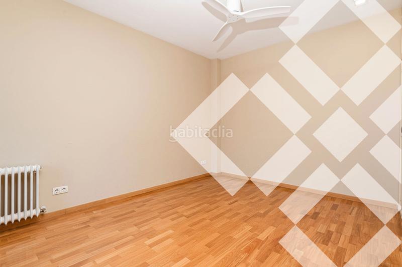 Foto 005a5df0-f3df-4d49-8a0c-758825a44818. Appartamento con riscaldamento parcheggio in Putget - Farró Barcelona