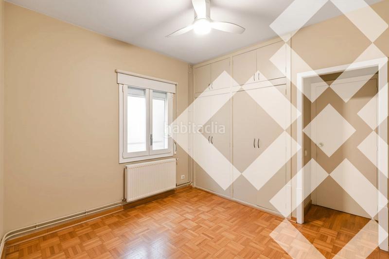 Foto 4206476a-ab50-4fe2-a2e5-a7aafeba1156. Appartamento con riscaldamento parcheggio in Putget - Farró Barcelona