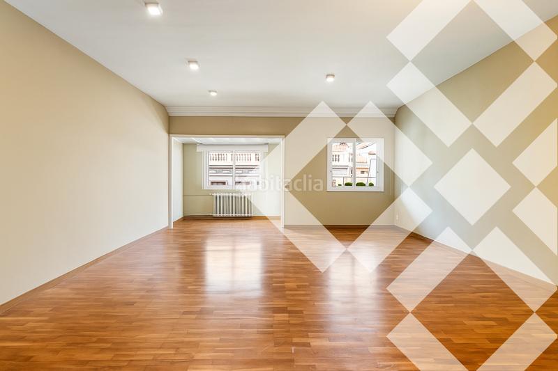 Foto 4dc0132e-84fc-44a2-b7ec-de43ddc1203d. Appartamento con riscaldamento parcheggio in Putget - Farró Barcelona