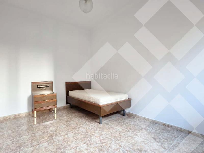 Foto 20ab7c4c-4fa8-4119-aea8-c10dbc95ce46. Alquiler piso alquiler temporal, bonito piso de 4 habitaciones junto a sant pau en Barcelona