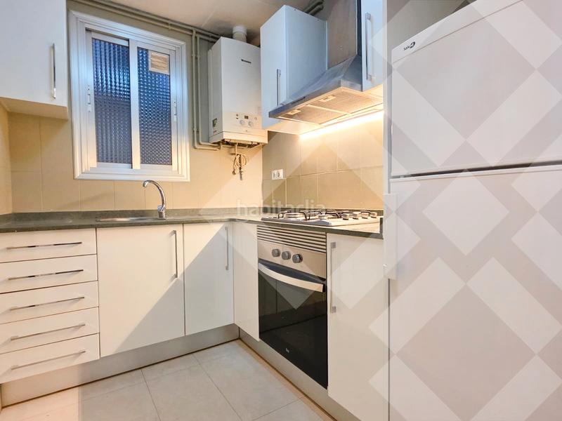 Foto b75faf5a-662c-4b35-af47-32d08dd4176c. Rent flat with heating in La Nova Esquerra de l´Eixample Barcelona