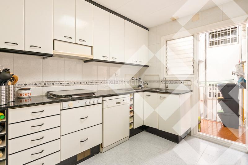 Foto aa592098-d182-4d2d-b33b-a47683c9082c. Duplex con riscaldamento in La Nova Esquerra de l´Eixample Barcelona