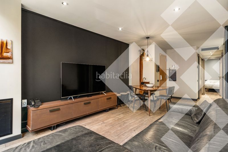 Piso finca 2009, reformado, todo exterior, licencia turística no revocable, 3 habitaciones 2 baños, parking incluido, vistas, ascensor en Barcelona - Imagen 4