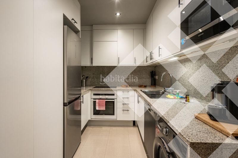 Piso finca 2009, reformado, todo exterior, licencia turística no revocable, 3 habitaciones 2 baños, parking incluido, vistas, ascensor en Barcelona - Imagen 9