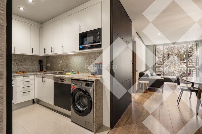 Piso finca 2009, reformado, todo exterior, licencia turística no revocable, 3 habitaciones 2 baños, parking incluido, vistas, ascensor en Barcelona - Imagen 7