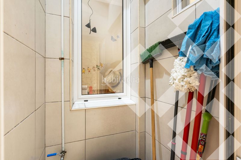 Piso terraza de 30m2, reforma de 300.000€, 3 habitaciones y 3 baños, muy luminoso y silencioso, finca regia en Barcelona - Imagen 27