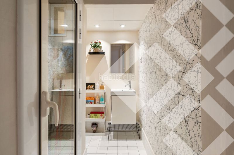 Piso terraza de 30m2, reforma de 300.000€, 3 habitaciones y 3 baños, muy luminoso y silencioso, finca regia en Barcelona - Imagen 22