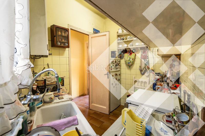 Piso alto, 6º luminoso, vistas sagrada familia, balcón, 4 habitaciones, ascensor en Barcelona - Imagen 11