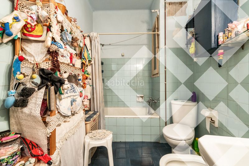 Piso alto, 6º luminoso, vistas sagrada familia, balcón, 4 habitaciones, ascensor en Barcelona - Imagen 21