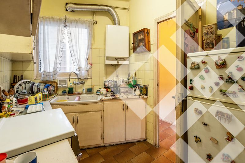 Piso alto, 6º luminoso, vistas sagrada familia, balcón, 4 habitaciones, ascensor en Barcelona - Imagen 9