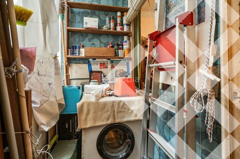 Piso alto, 6º luminoso, vistas sagrada familia, balcón, 4 habitaciones, ascensor en Barcelona - Imagen 25