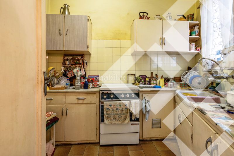 Piso alto, 6º luminoso, vistas sagrada familia, balcón, 4 habitaciones, ascensor en Barcelona - Imagen 10