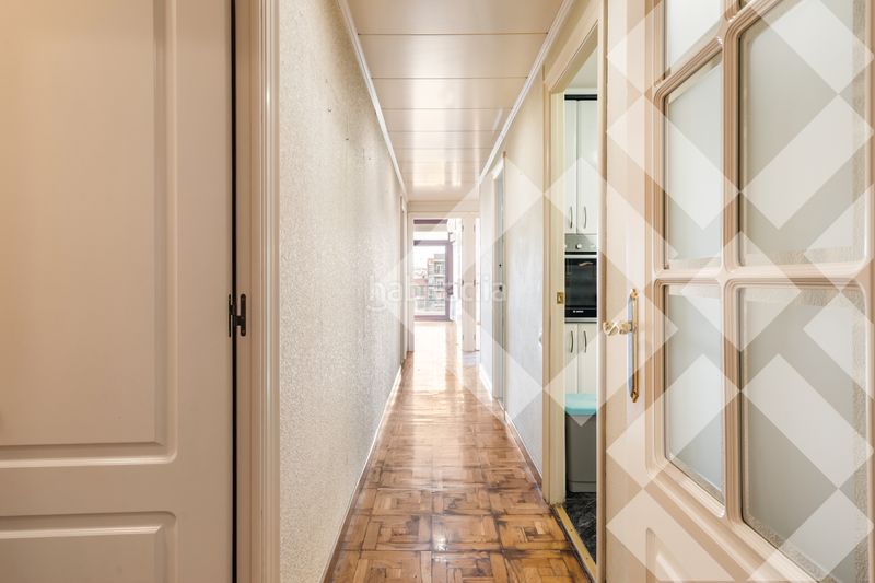 Piso alto (7º) luminoso, silencioso, vistas a parque, 3 habitaciones 2 baños, gran balcón, ascensor en Barcelona - Imagen 28