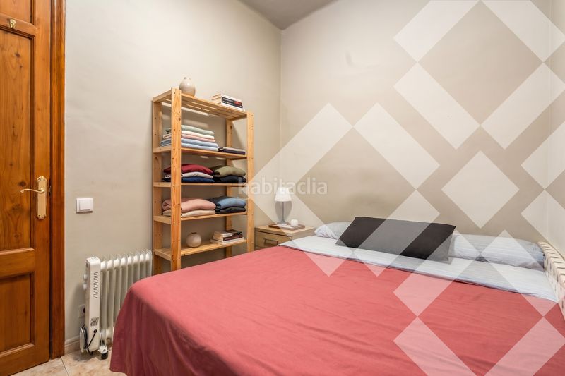 Piso junto al passeig sant joan, finca regia de 105 m2, 3 habitaciones, 1 baño, balcón en Barcelona - Imagen 27