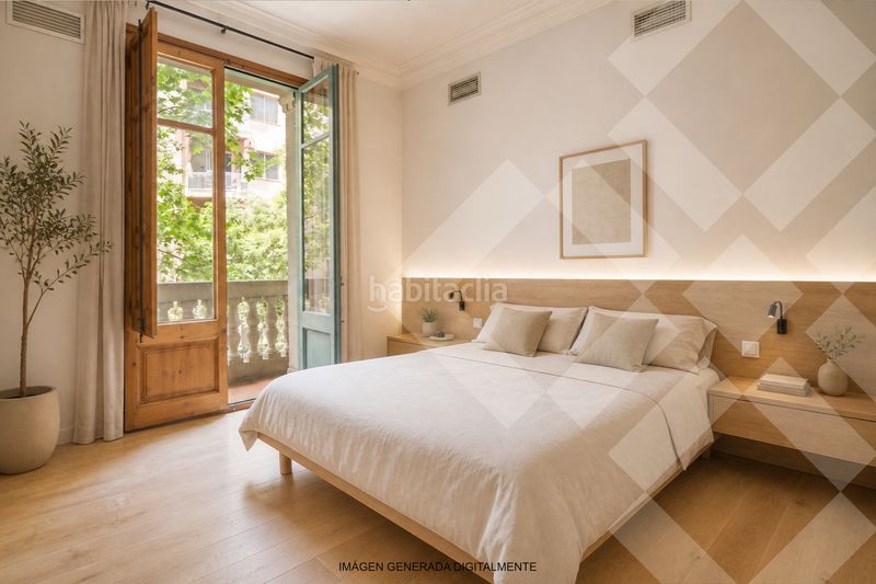 Piso junto al passeig sant joan, finca regia de 105 m2, 3 habitaciones, 1 baño, balcón en Barcelona - Imagen 2