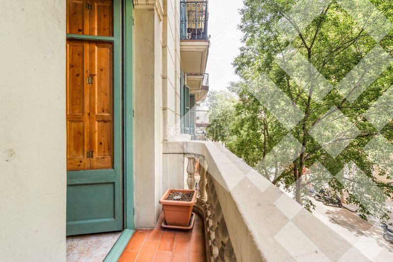 Piso junto al passeig sant joan, finca regia de 105 m2, 3 habitaciones, 1 baño, balcón en Barcelona - Imagen 19