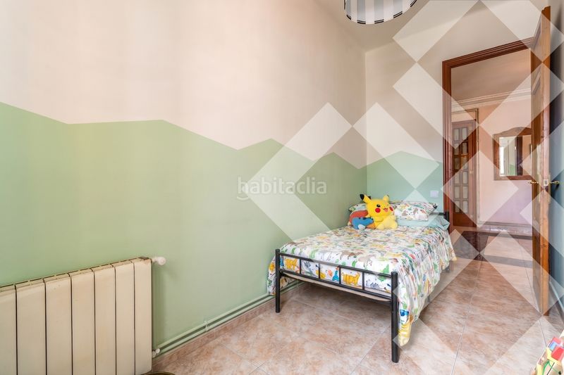 Piso junto al passeig sant joan, finca regia de 105 m2, 3 habitaciones, 1 baño, balcón en Barcelona - Imagen 24