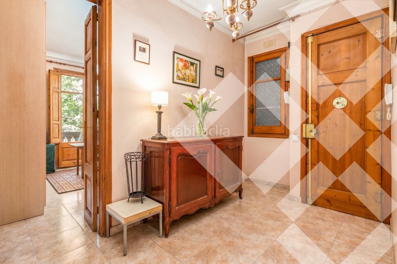 Piso junto al passeig sant joan, finca regia de 105 m2, 3 habitaciones, 1 baño, balcón en Barcelona - Imagen 16
