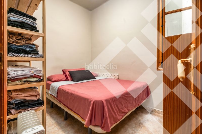 Piso junto al passeig sant joan, finca regia de 105 m2, 3 habitaciones, 1 baño, balcón en Barcelona - Imagen 26