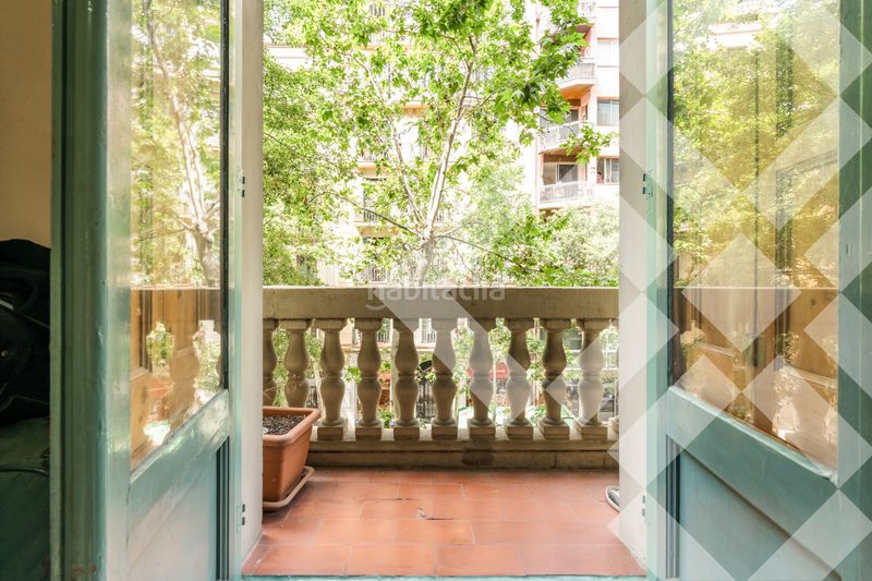 Piso junto al passeig sant joan, finca regia de 105 m2, 3 habitaciones, 1 baño, balcón en Barcelona - Imagen 18