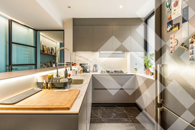Ático reformado de diseño, vistas, luminoso, silencioso, terraza 23 m2, 2 habitaciones con vestidor, 2 baños, ascensor en Barcelona - Imagen 11