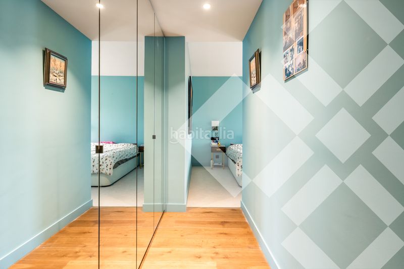Ático reformado de diseño, vistas, luminoso, silencioso, terraza 23 m2, 2 habitaciones con vestidor, 2 baños, ascensor en Barcelona - Imagen 20