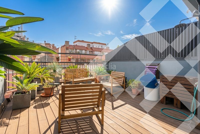Ático reformado de diseño, vistas, luminoso, silencioso, terraza 23 m2, 2 habitaciones con vestidor, 2 baños, ascensor en Barcelona - Imagen 2