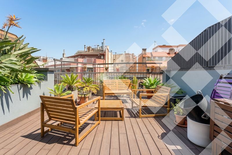 Ático reformado de diseño, vistas, luminoso, silencioso, terraza 23 m2, 2 habitaciones con vestidor, 2 baños, ascensor en Barcelona - Imagen 3