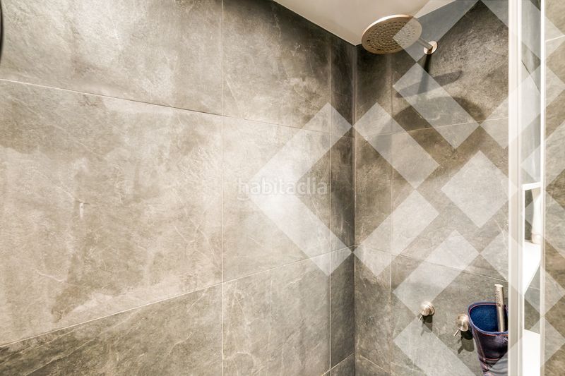 Ático reformado de diseño, vistas, luminoso, silencioso, terraza 23 m2, 2 habitaciones con vestidor, 2 baños, ascensor en Barcelona - Imagen 23