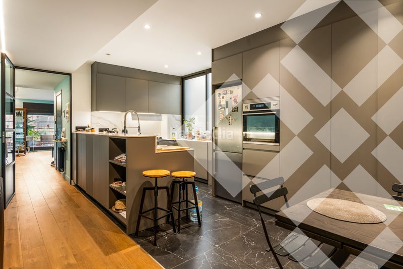 Ático reformado de diseño, vistas, luminoso, silencioso, terraza 23 m2, 2 habitaciones con vestidor, 2 baños, ascensor en Barcelona - Imagen 14