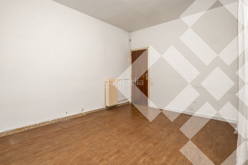 Foto a6ba39aa-0910-42d5-acca-45ce1c0e3100. Pis amb calefacció a La Nova Esquerra de l´Eixample Barcelona