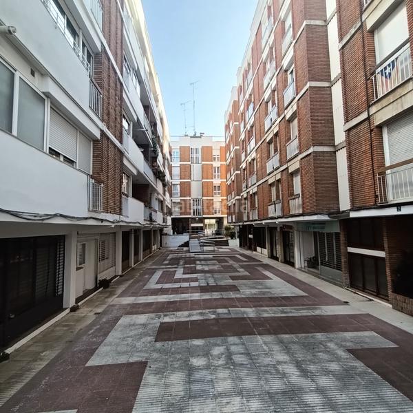 Foto 3f80feec-ec4a-40b4-939f-4d90e492d501. Lloguer local comercial a carrer de barcelona 1 a Sant Celoni