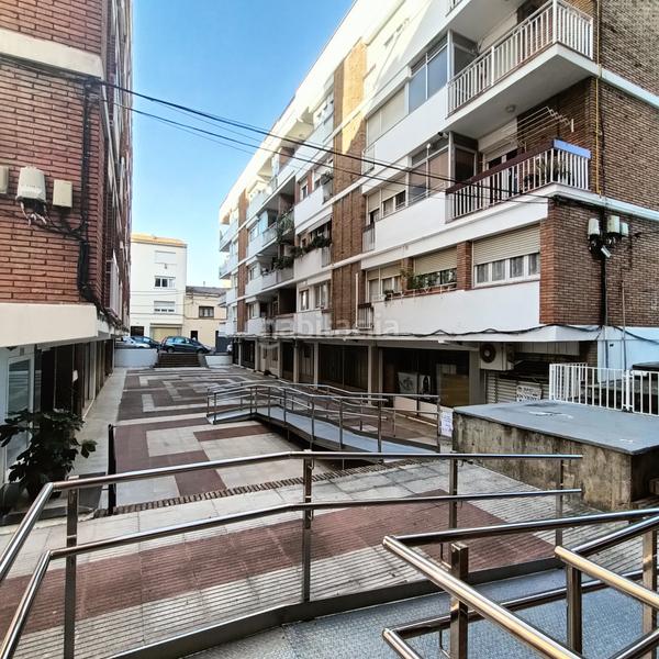 Foto a5353229-ce3b-4248-838f-421036a563bd. Lloguer local comercial a carrer de barcelona 1 a Sant Celoni