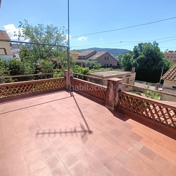 Foto c40a15e0-c842-49e5-b0e8-cd3f5df657a7. Casa en carrer gran via tomàs balvey 86 casa a 3 vents en venda a ! en Cardedeu
