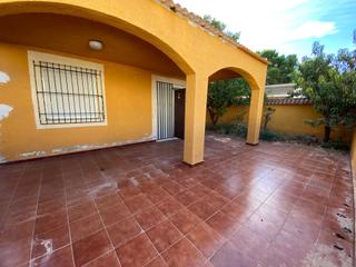 Chalet en Los Urrutias. Chalet independiente en los alcázares