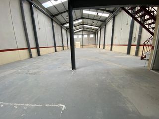 Lloguer Nau industrial  Calle riga-c.beaza. Espectacular nave en alquiler