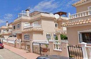 Casa adossada  Calle union europea (euro-roda). Duplex adosado en euro roda Casa adossada  Calle union europea (euro-roda). Duplex adosado en euro roda