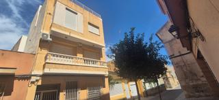 Maison  Calle rosario del. Descubre tu nuevo hogar en el corazón de alcantarilla!