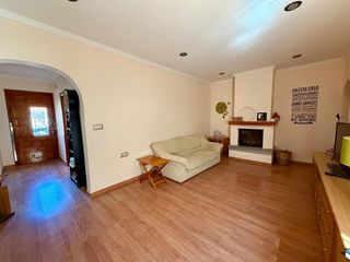 Casa a Barrio Peral-San Félix. Magnifica planta baja para entrar a vivir