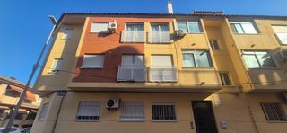 Pis  Calle pintor jose coll sotomayr. Oportunidad única en puente tocinos amplia vivienda a reformar p