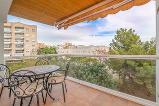 Flat  Avinguda de picasso. Estupendo piso familiar de 4 habitaciones,parquing y piscina com