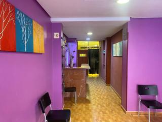 Local Comercial  Carrer de francesc de borja moll. Oportunidad local en el centro con licencia salon de belleza