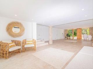 Chalet à Esporles. Chalet de lujo con reforma integral a estrenar