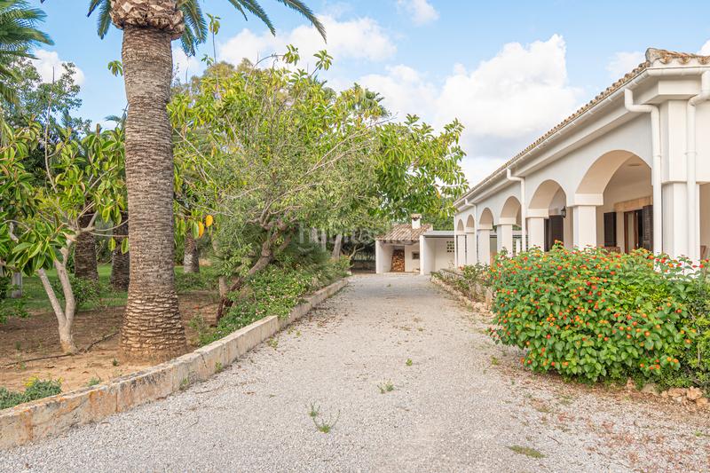 Foto b06eda14-c656-442b-b551-000bc55ef10b. Chalet avec cheminée chauffage parking piscine dans Alcúdia