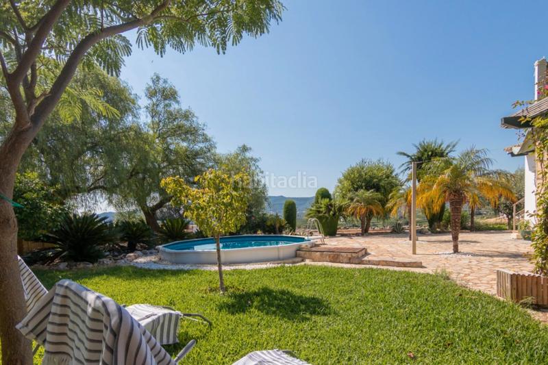 Foto b05d43d5-7f02-4b6a-9392-34432c3420fe. Chalet en Benimeli