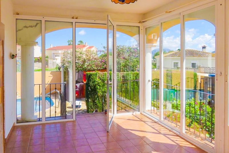 Foto 8fb6a498-d9c9-402a-bac0-3c64b83bad2f. Xalet amb calefacció aparcament piscina a Beniarbeig