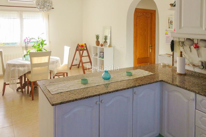 Foto e7372739-96ce-4154-9c02-143bf6145772. Xalet amb calefacció aparcament piscina a Beniarbeig